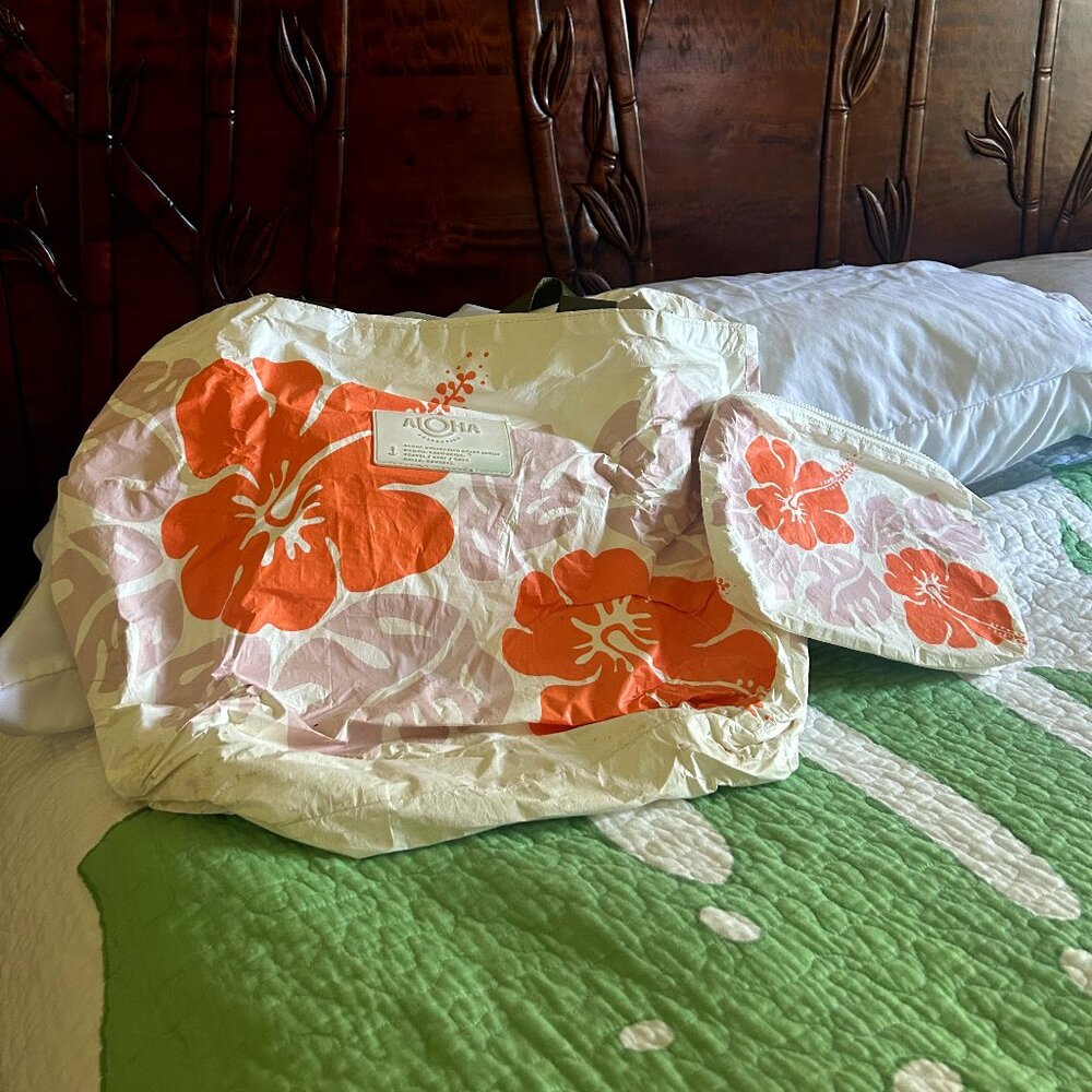 ALOHA Collection - Big Island Hibiscus Day Tripper Tote and Medium Pouch